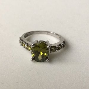Green Stone Ring Size 6